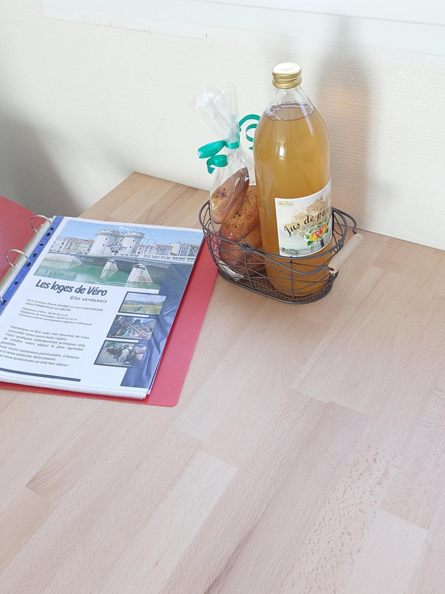 Les Loges De Vero Duplex , Appartement Neuf Classe 3 Etoiles - Garage Velo Et Moto - Parking Prive - 1 Chambre Et Un Canape Convertible - Gere Par Prestazen'Services Thierville-sur-Meuse Esterno foto